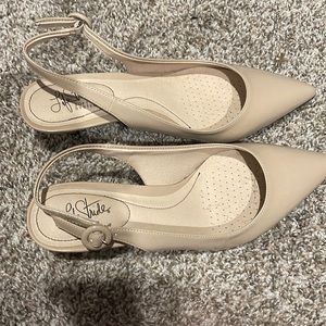 Never worn tan heels